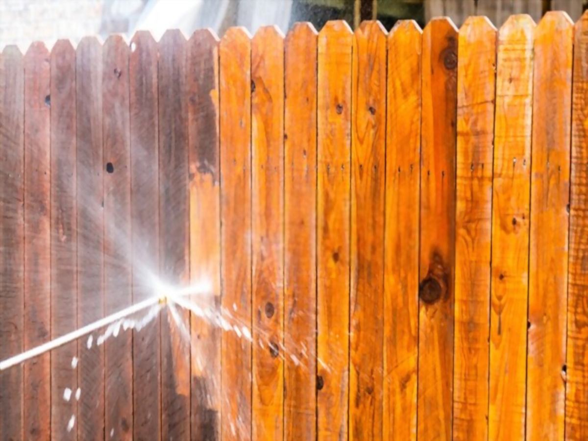 https://toolteams.com/wp-content/uploads/2022/08/fence-washing.jpg