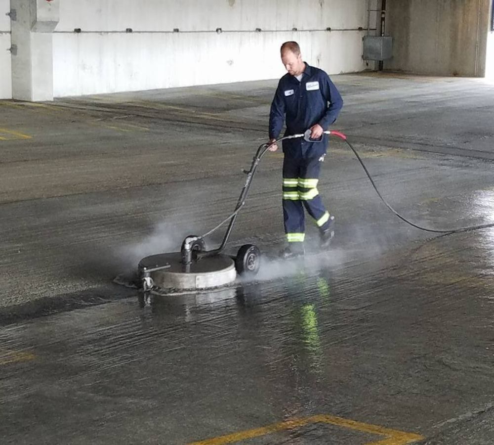 https://toolteams.com/wp-content/uploads/2022/08/pressure-washing-1.jpg